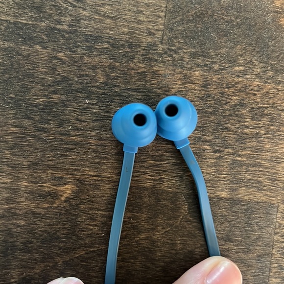 Beats Flex All Day Bluetooth Headphones - Picture 5 of 6